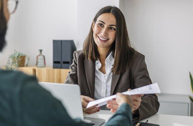 39 Strengths and Weaknesses To Discuss in a Job Interview